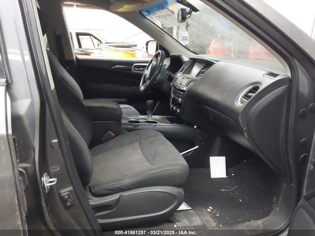 5N1DR2MN5HC686888 Nissan Pathfinder Sv