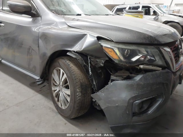 5N1DR2MN5HC686888 Nissan Pathfinder Sv