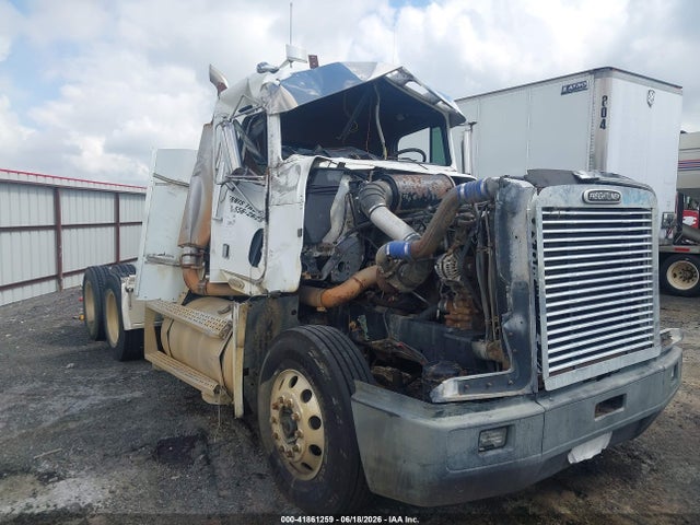 41861259 :رقم المزاد ، 1FUYDSEB1WP909855 vin ، 1998 Freightliner Conventional Fld120 مزاد بيع