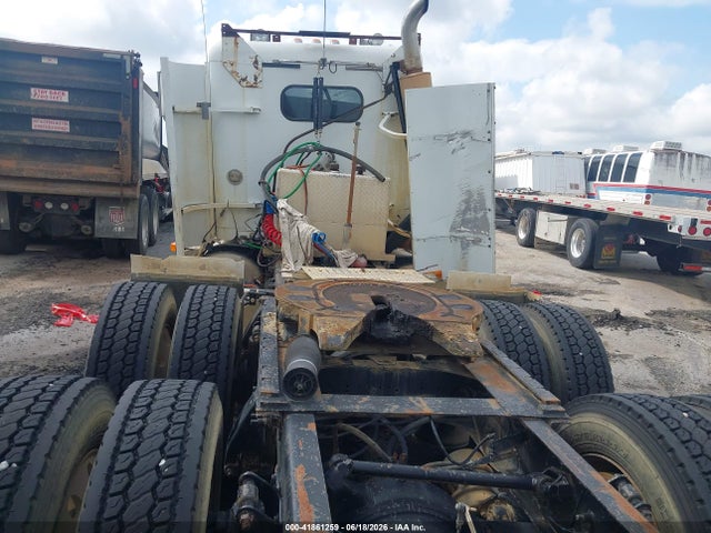 41861259 :رقم المزاد ، 1FUYDSEB1WP909855 vin ، 1998 Freightliner Conventional Fld120 مزاد بيع