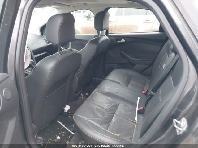 1FADP3N28GL252005 Ford Focus Titanium