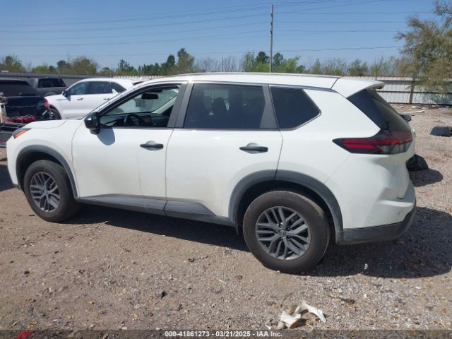 5N1BT3AA9RC671764 Nissan Rogue S Fwd