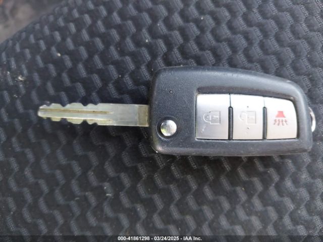 JN1BJ1CR8KW348475 Nissan Rogue Sport S
