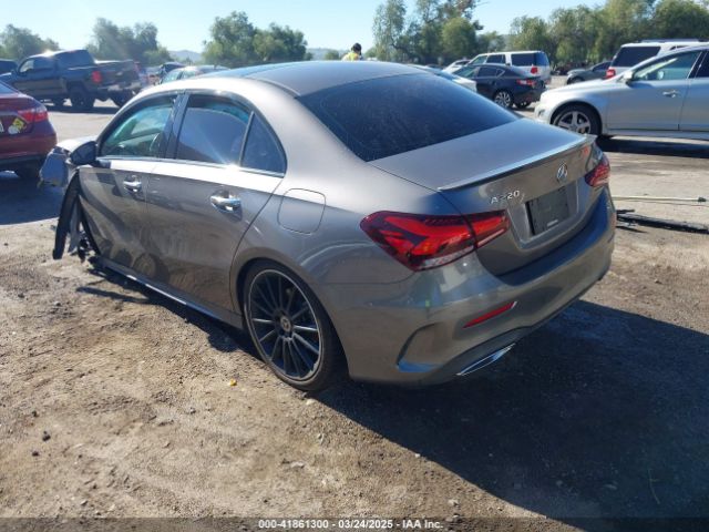 W1K3G4EB8NJ348694 Mercedes-Benz A 220