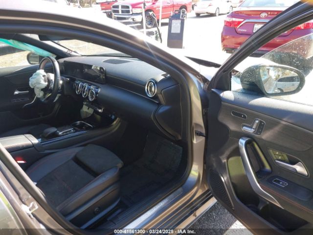 W1K3G4EB8NJ348694 Mercedes-Benz A 220