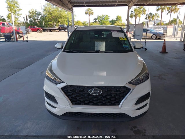 KM8J23A41KU901810 Hyundai TUCSON SE