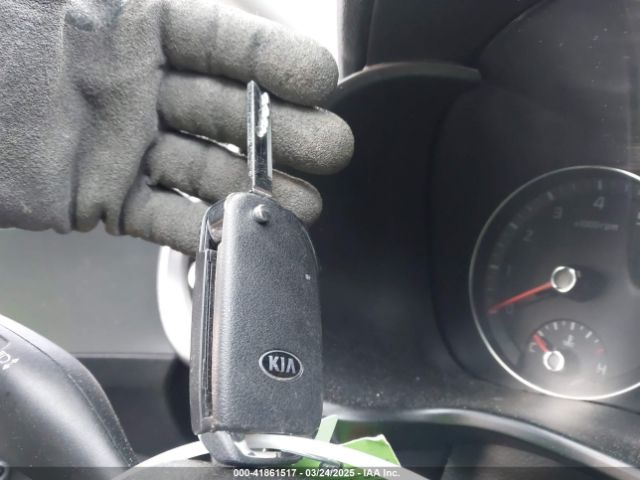 3KPF24AD7LE205405 KIA Forte Lxs