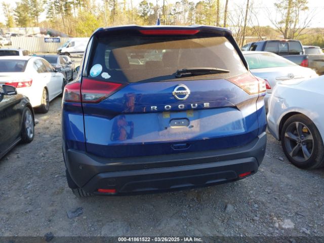 JN8AT3AA8MW018600 Nissan Rogue S Fwd