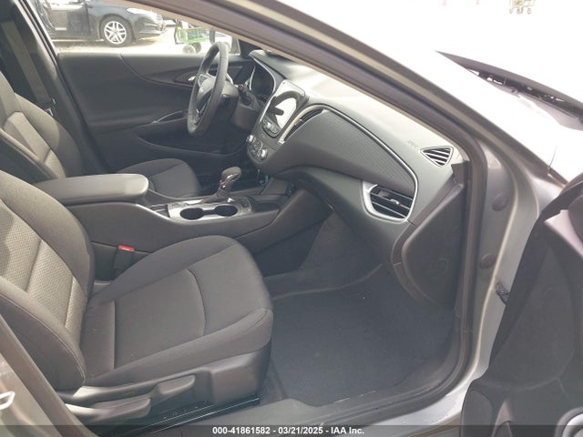 1G1ZG5ST6SF152056 Chevrolet Malibu Fwd Rs