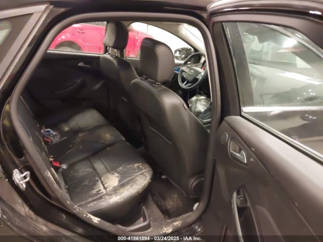 1FADP3J21HL273673 Ford Focus Titanium