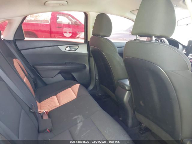 3KPF24AD8LE200150 KIA Forte Lxs