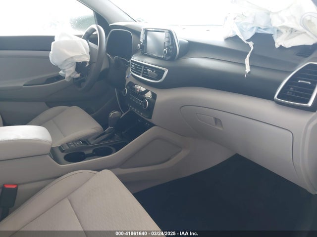 KM8J33A45MU296738 Hyundai Tucson Value