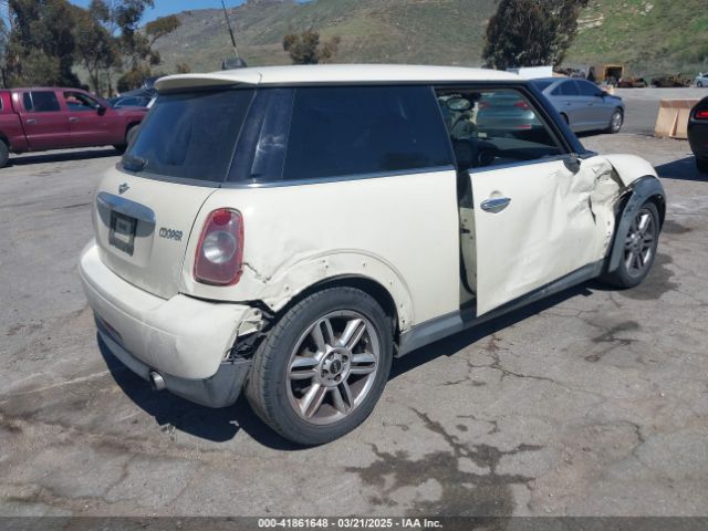 2011 MINI COOPER WMWSU3C53BTX97140 Photo 3