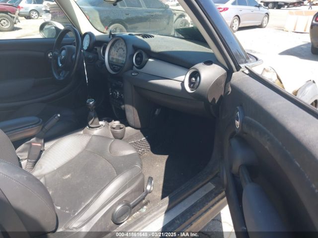 2011 MINI COOPER WMWSU3C53BTX97140 Photo 4