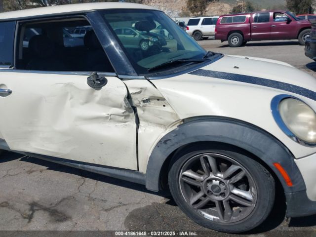 2011 MINI COOPER WMWSU3C53BTX97140 Photo 5