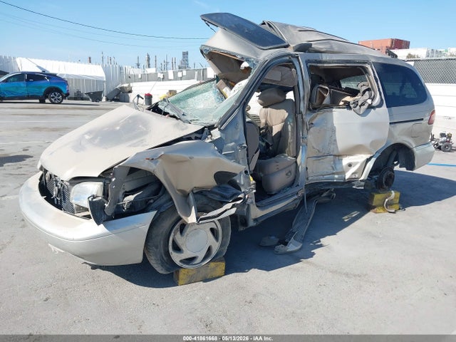 Продаж на аукціоні авто 2000 Toyota Sienna Xle, vin: 4T3ZF13CXYU318510, номер лоту: 41861668