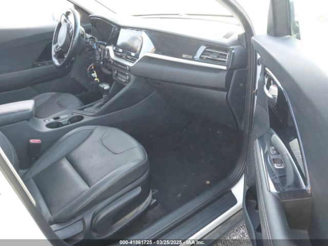 KNDCC3LC8N5522364 KIA Niro Touring Se