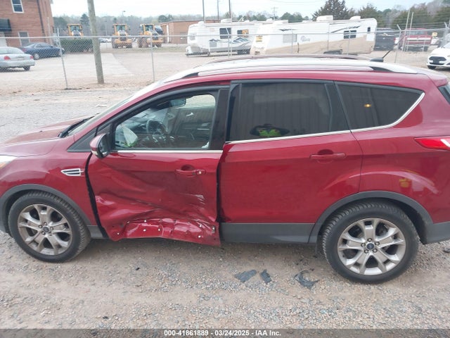 1FMCU9J9XFUA20823 Ford Escape Titanium