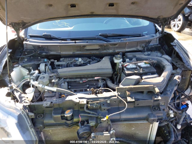 5N1AT2MV0JC769705 Nissan ROGUE SV