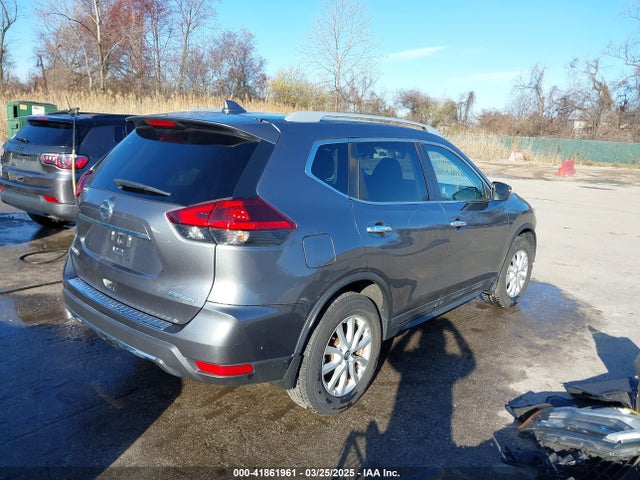 5N1AT2MV0JC769705 Nissan ROGUE SV