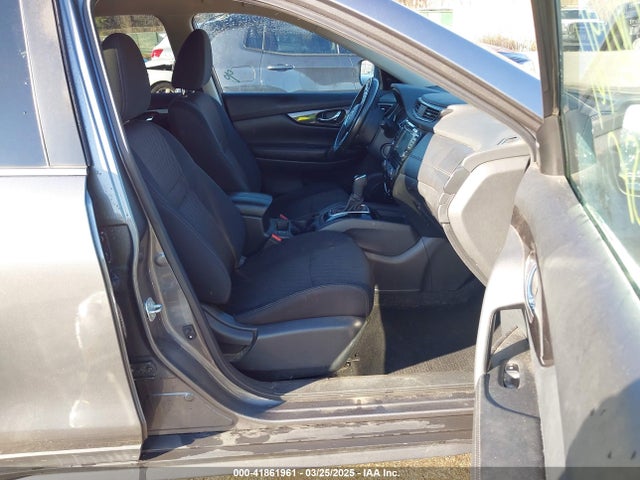 5N1AT2MV0JC769705 Nissan ROGUE SV