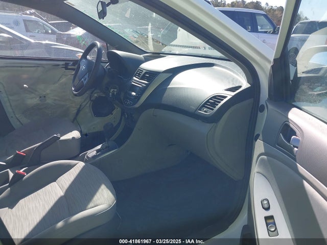 KMHCT5AE7HU351354 Hyundai ACCENT SE