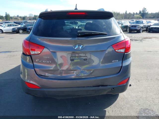 KM8JUCAG6FU008672 Hyundai TUCSON SE