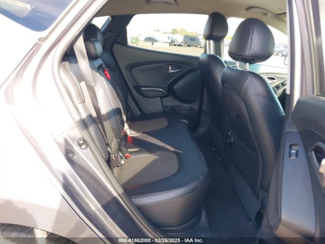 KM8JUCAG6FU008672 Hyundai TUCSON SE