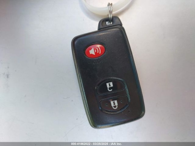 JTDZN3EU2E3293587 Toyota Prius V Five