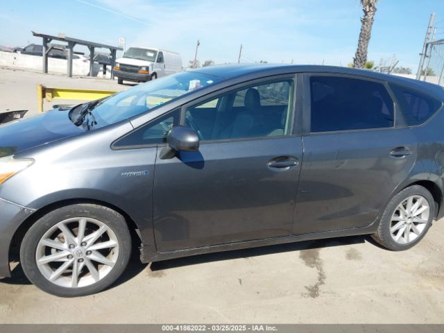 JTDZN3EU2E3293587 Toyota Prius V Five