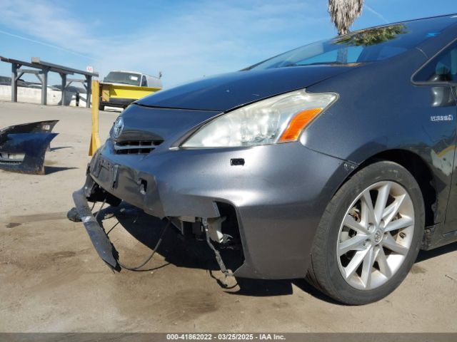 JTDZN3EU2E3293587 Toyota Prius V Five