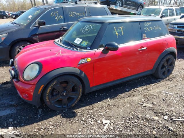 2010 MINI COOPER WMWMF3C52ATZ64556 Photo 1