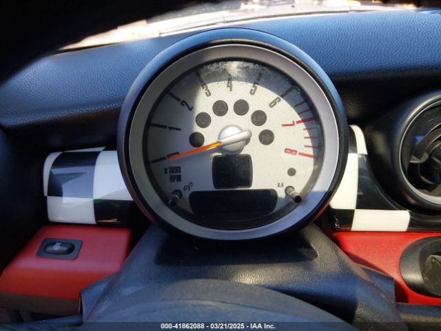 2010 MINI COOPER WMWMF3C52ATZ64556 Photo 6