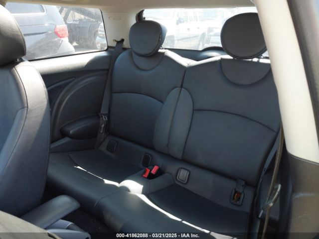 2010 MINI COOPER WMWMF3C52ATZ64556 Photo 7