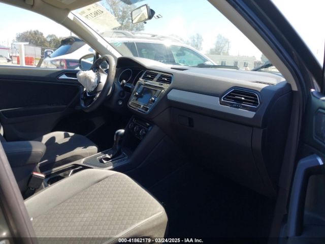 3VV1B7AX0KM043032 Volkswagen Tiguan 2.0t S