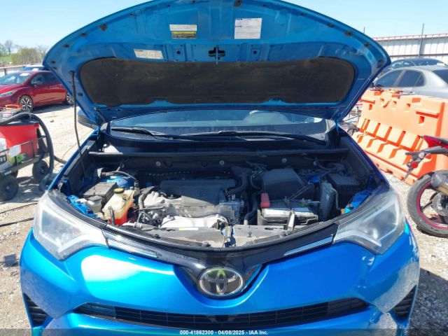 2T3ZFREV2HW404424 Toyota RAV4 LE
