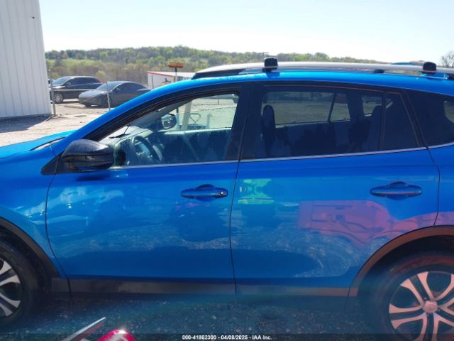 2T3ZFREV2HW404424 Toyota RAV4 LE