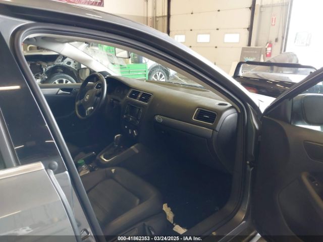 3VWL17AJ8EM388218 Volkswagen Jetta 1.8t Sel