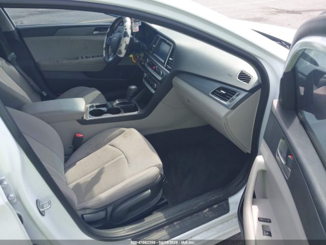 5NPE24AF1JH682871 Hyundai SONATA SE