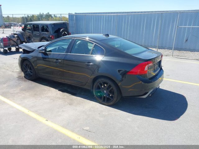 2018 VOLVO S60 YV126MFL0J2455110 Photo 2