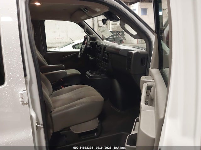 1GAZGPFG7L1182805 Chevrolet Express Passenger Rwd 3500 Extended Wheelbase Lt