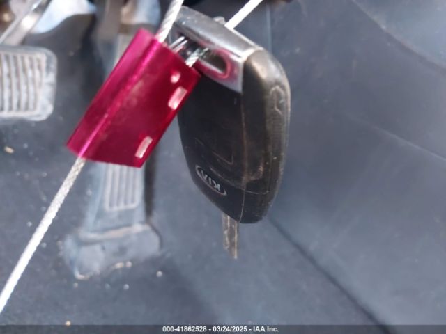 KNDJP3A53G7372638 KIA SOUL +