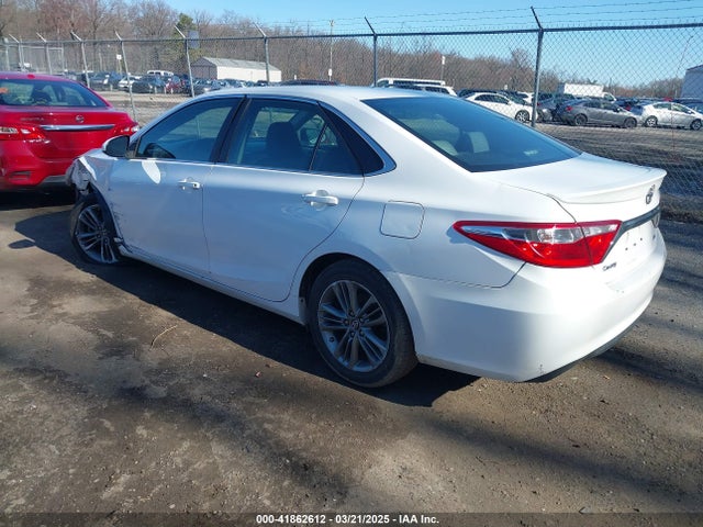4T1BF1FK3HU683477 Toyota CAMRY SE