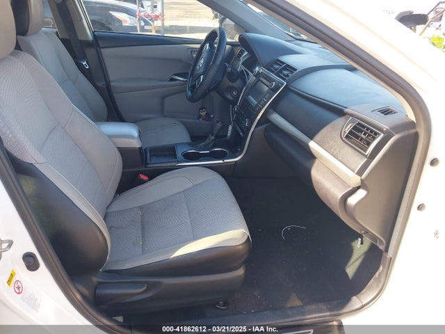 4T1BF1FK3HU683477 Toyota CAMRY SE