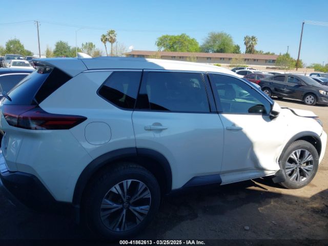 5N1AT3BA2MC782692 Nissan Rogue Sv Fwd