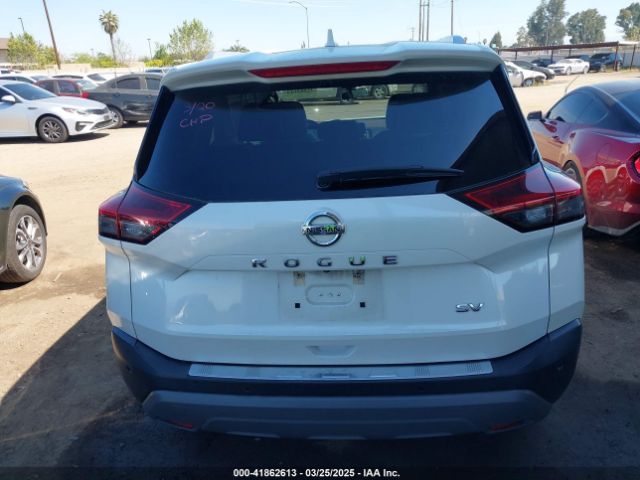 5N1AT3BA2MC782692 Nissan Rogue Sv Fwd