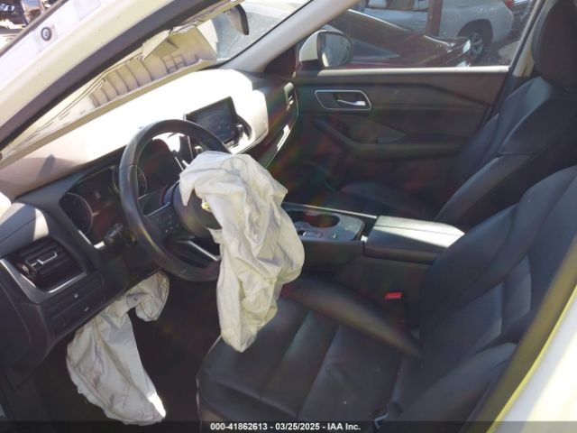 5N1AT3BA2MC782692 Nissan Rogue Sv Fwd