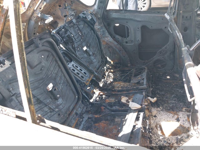 JM3KE2CY5G0883635 Mazda py