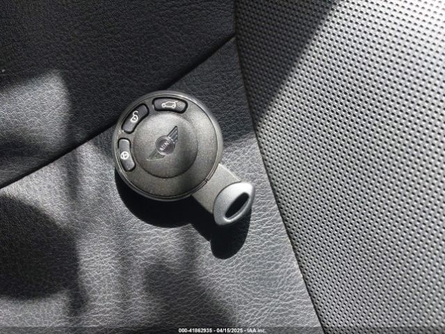 2008 MINI COOPER CLUBMAN WMWML335X8TJ46527 Photo 10