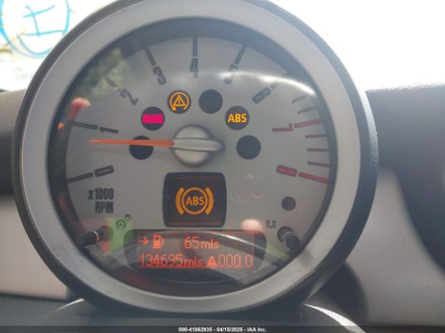 2008 MINI COOPER CLUBMAN WMWML335X8TJ46527 Photo 6